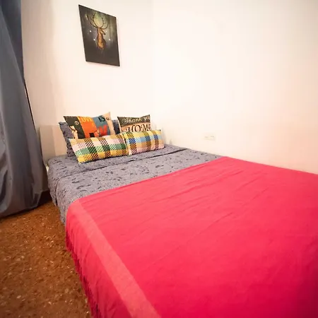 Eixample Private Hostal *
