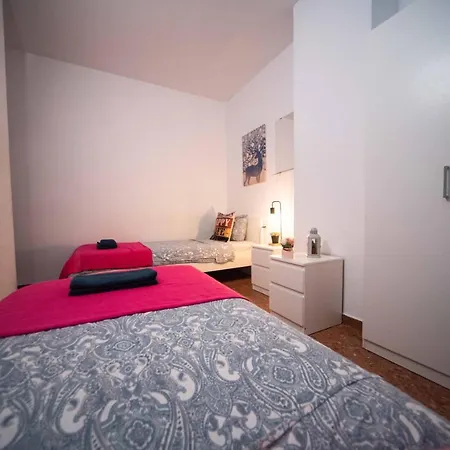 Eixample Private Hostal *